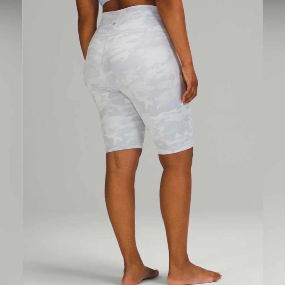 Lululemon Wunder Under Short 10" *Ribbed Luxtreme size 8 - Picture 7 of 7